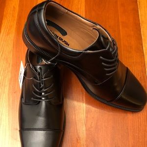 NWT- Nunn Bush Men Dress Shoes!